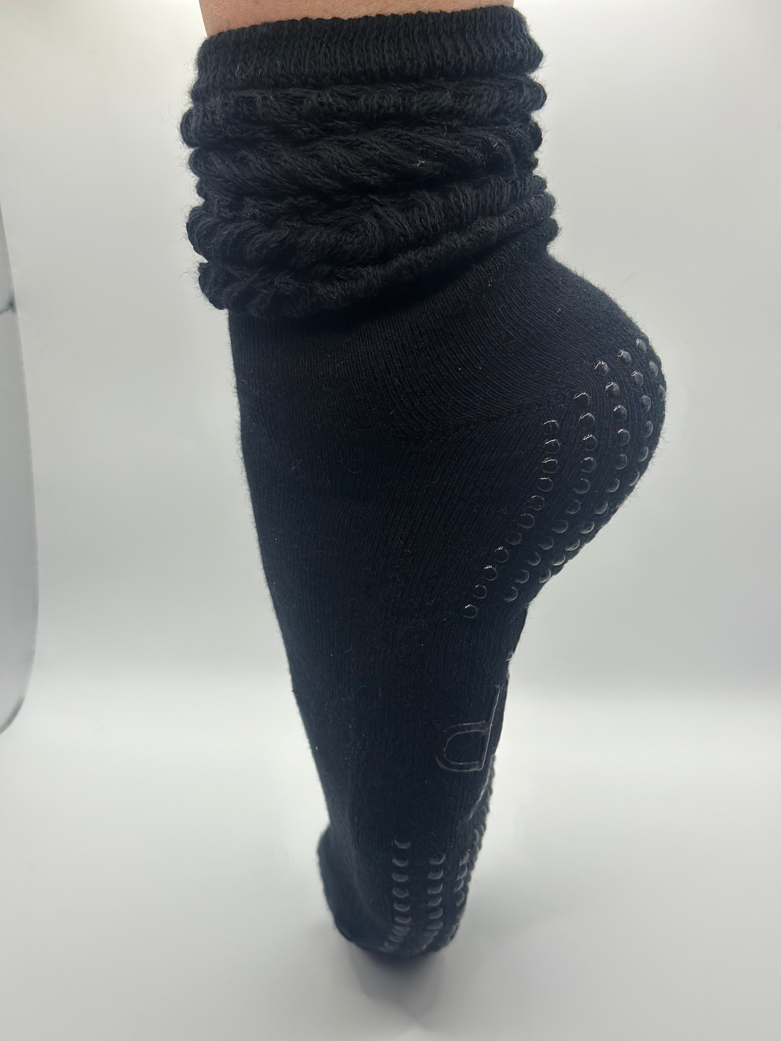 Black Beauty Pilates Scrunch Grip Sock